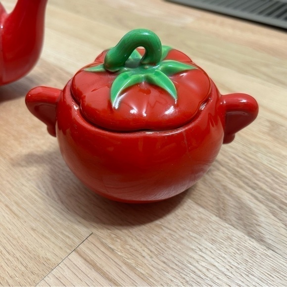 Vintage Tomato The Pantry Parade Tea Pot Creamer Sugar Bowl Set Kitschy MCM - Picture 3 of 14